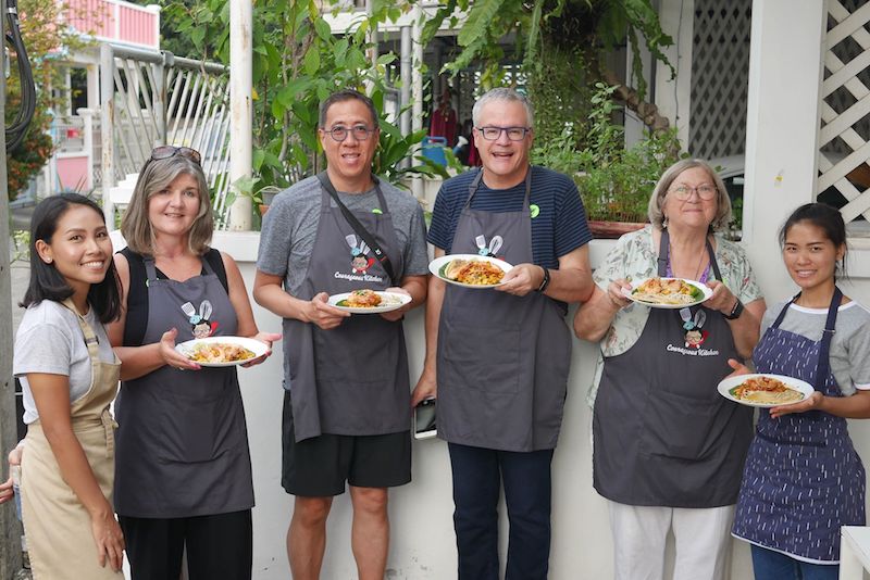 Commencez la saison des dons avec un cours spécial de cuisine thaïlandaise!